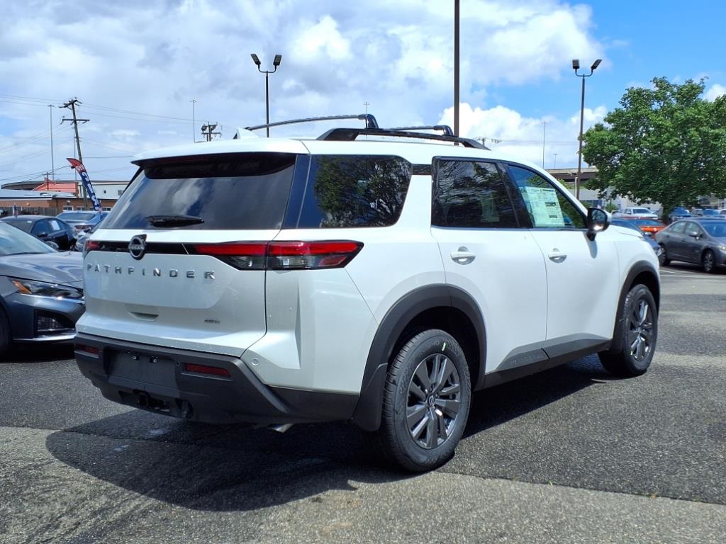 2025 Nissan Pathfinder SV photo 4