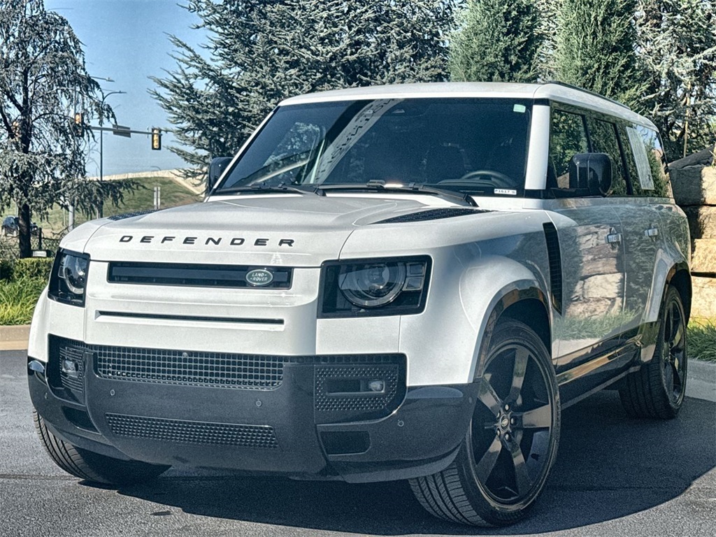2024 Land Rover Defender 130 P400 X-Dynamic SE AWD