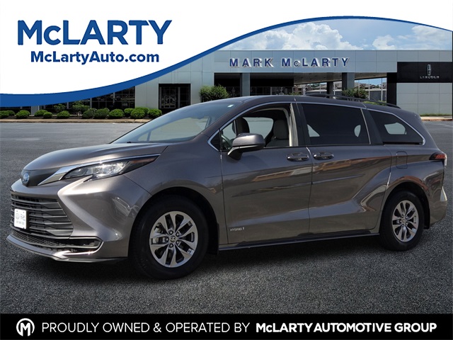 2021 Toyota Sienna LE 8-Passenger FWD