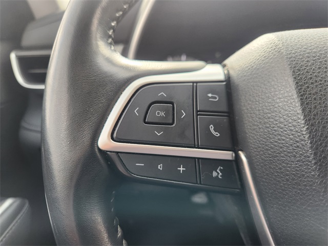 2022 Toyota Highlander XLE Silver at Don McGill Toyota