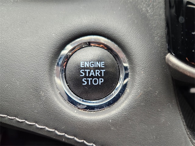 2022 Toyota Highlander XLE Silver at Don McGill Toyota