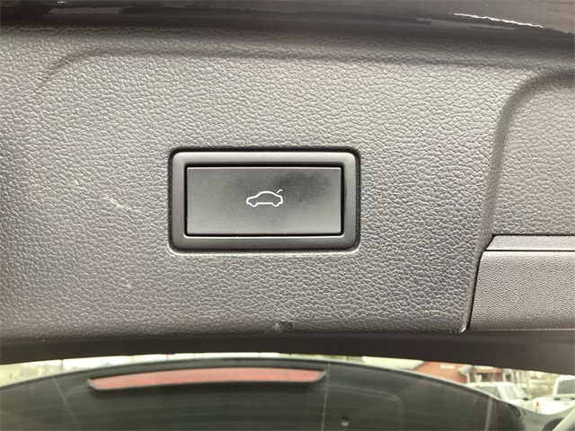 Used Car 2025 Volkswagen Atlas  2.0t Se W/technology For Sale Under $35,000 In San Antonio, Texas