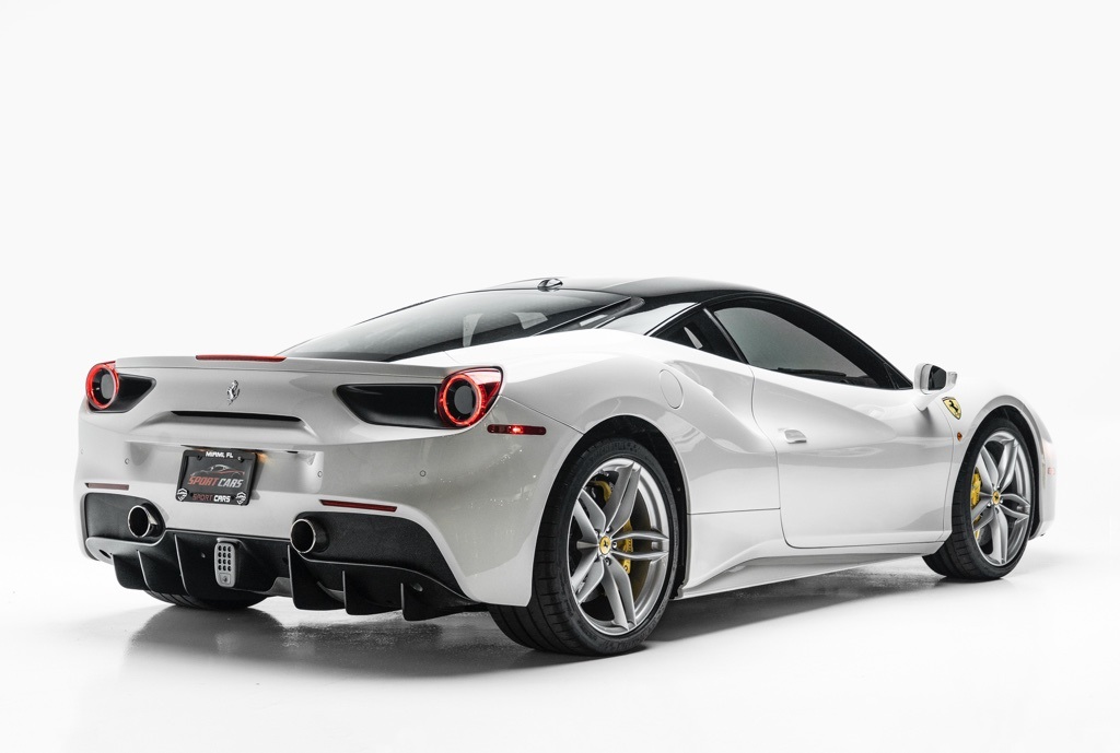 2016 Ferrari 488 GTB - Thumbnail 7