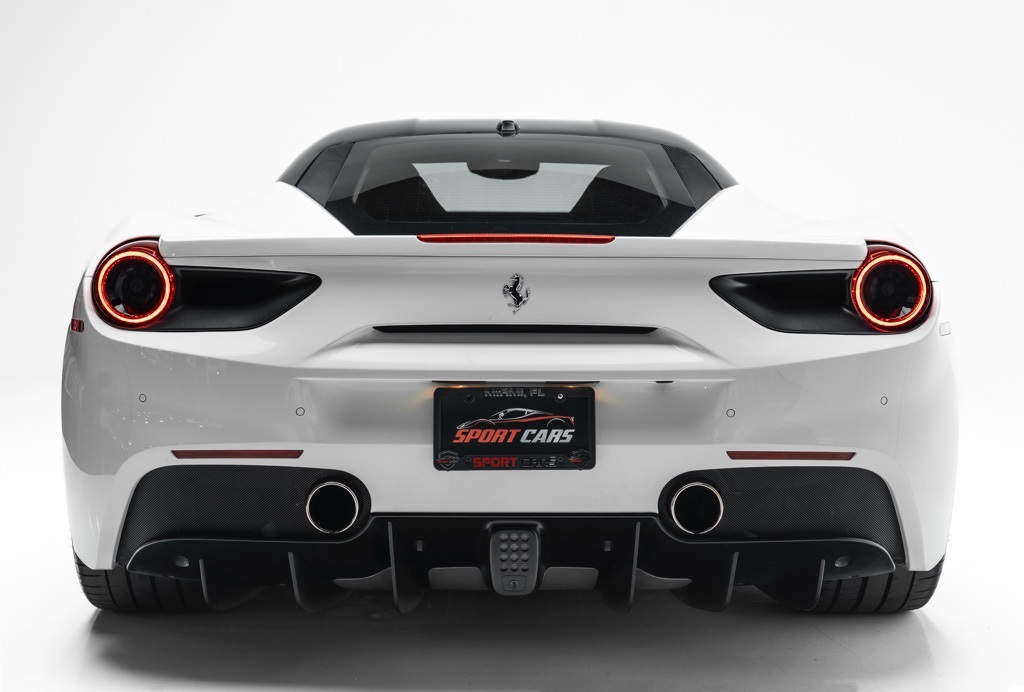 2016 Ferrari 488 GTB - Thumbnail 8