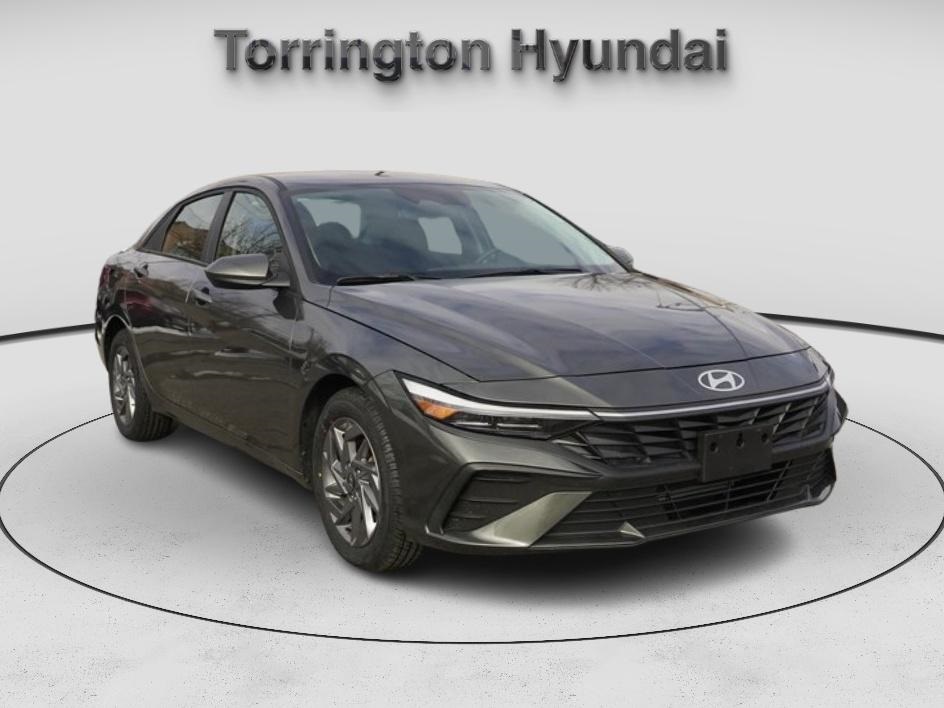 2024 Hyundai Elantra SEL FWD