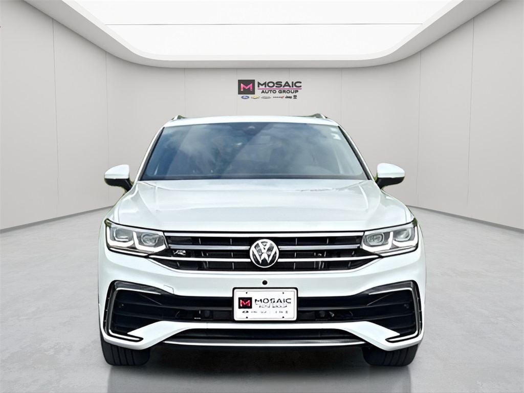 Used 2023 Volkswagen Tiguan SEL R-LINE with VIN 3VV4B7AX0PM125945 for sale in Zumbrota, Minnesota