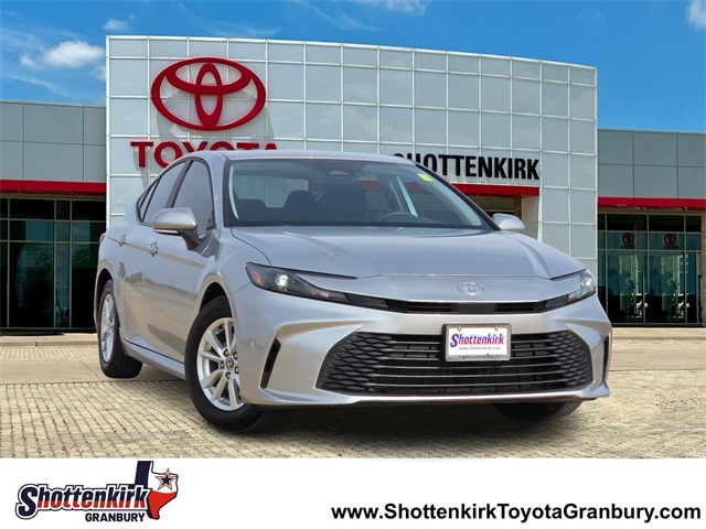 2025 Toyota Camry LE FWD