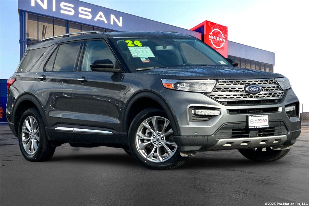 2024 Ford Explorer Limited's photo