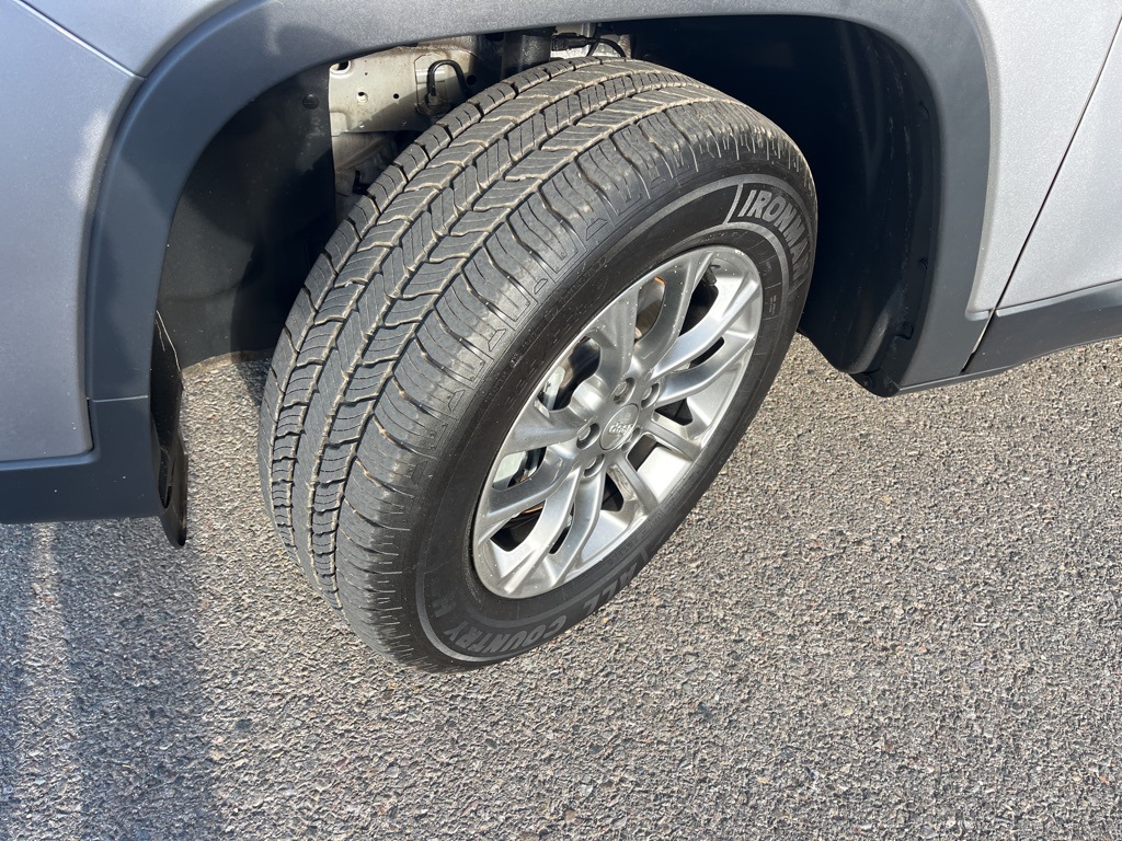 2019 Jeep Cherokee Latitude photo 14