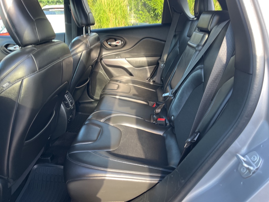 2019 Jeep Cherokee Latitude photo 8