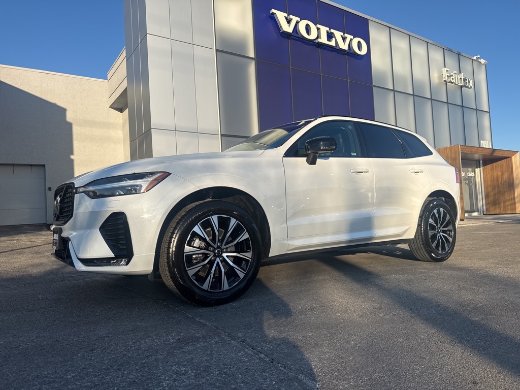2025 Volvo XC60 B5 Core Dark Theme AWD