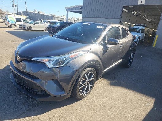2018 Toyota C-HR XLE's photo