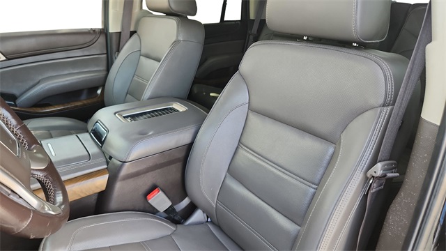 2019 GMC Yukon - Image 10