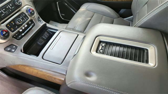 2019 GMC Yukon - Image 14