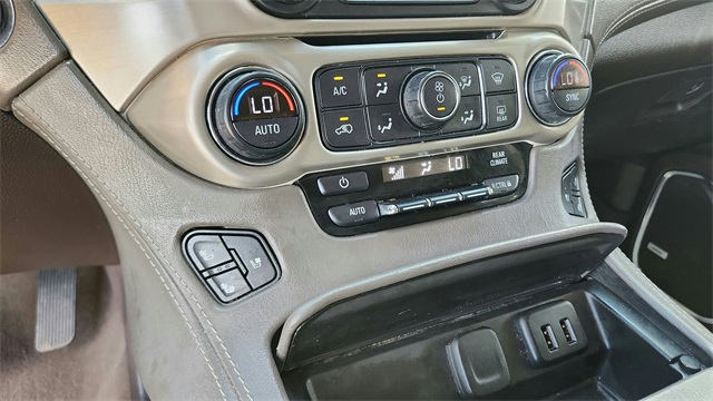 2019 GMC Yukon - Image 17