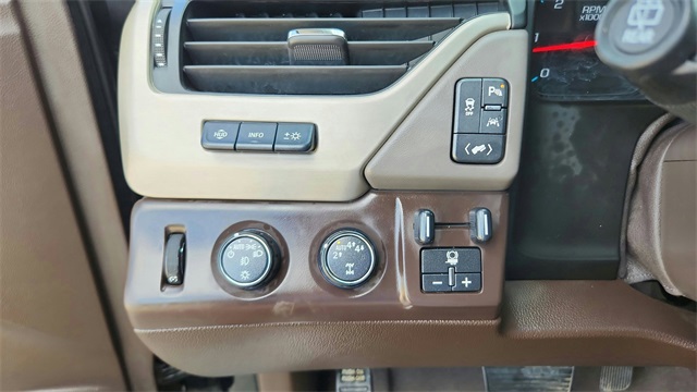 2019 GMC Yukon - Image 21