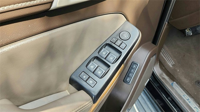 2019 GMC Yukon - Image 23