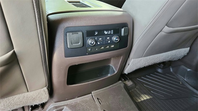 2019 GMC Yukon - Image 30