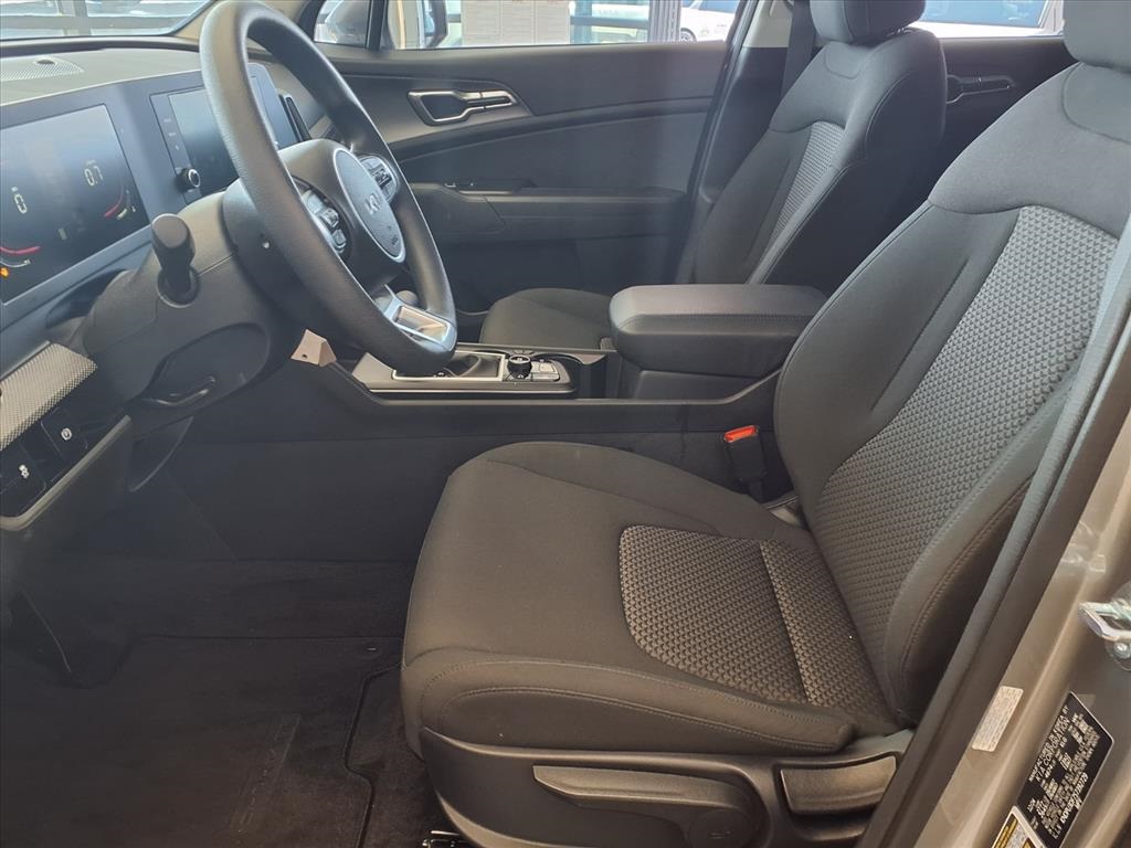 2025 Kia Sportage LX - 5