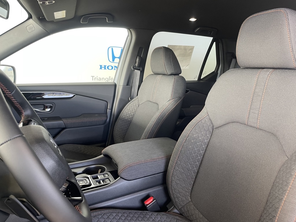 Thumbnail: 2025 Honda Pilot - 14