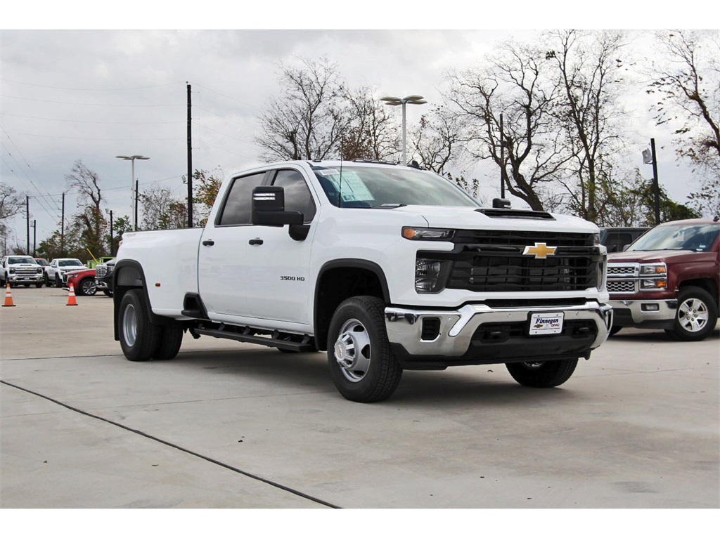 2026 Chevrolet Silverado 3500HD Work Truck Crew Cab 4WD