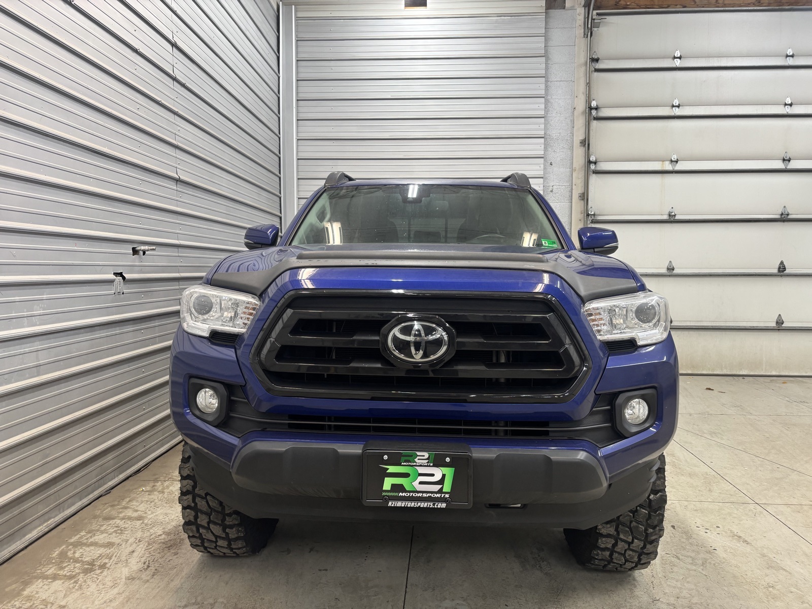 2022 Toyota Tacoma SR5 photo 2