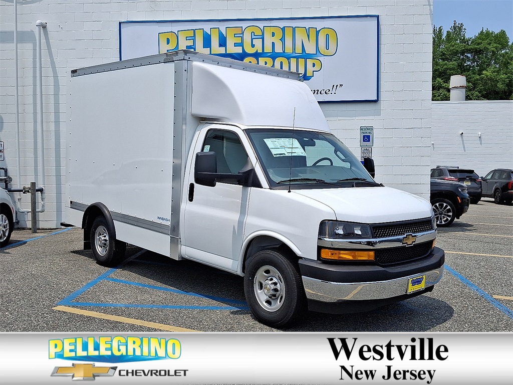 2025 Chevrolet Express Chassis 3500 Cutaway 139
