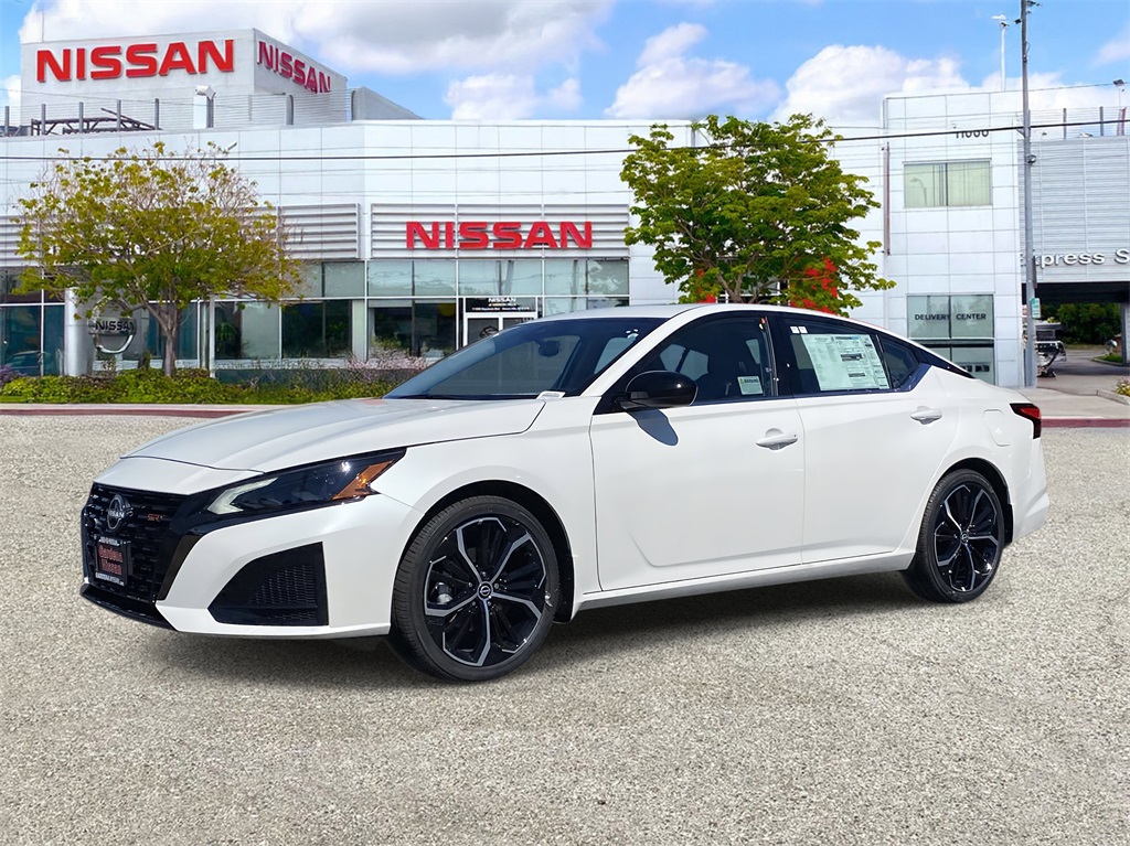 2025 Nissan Altima 2.5 SR
