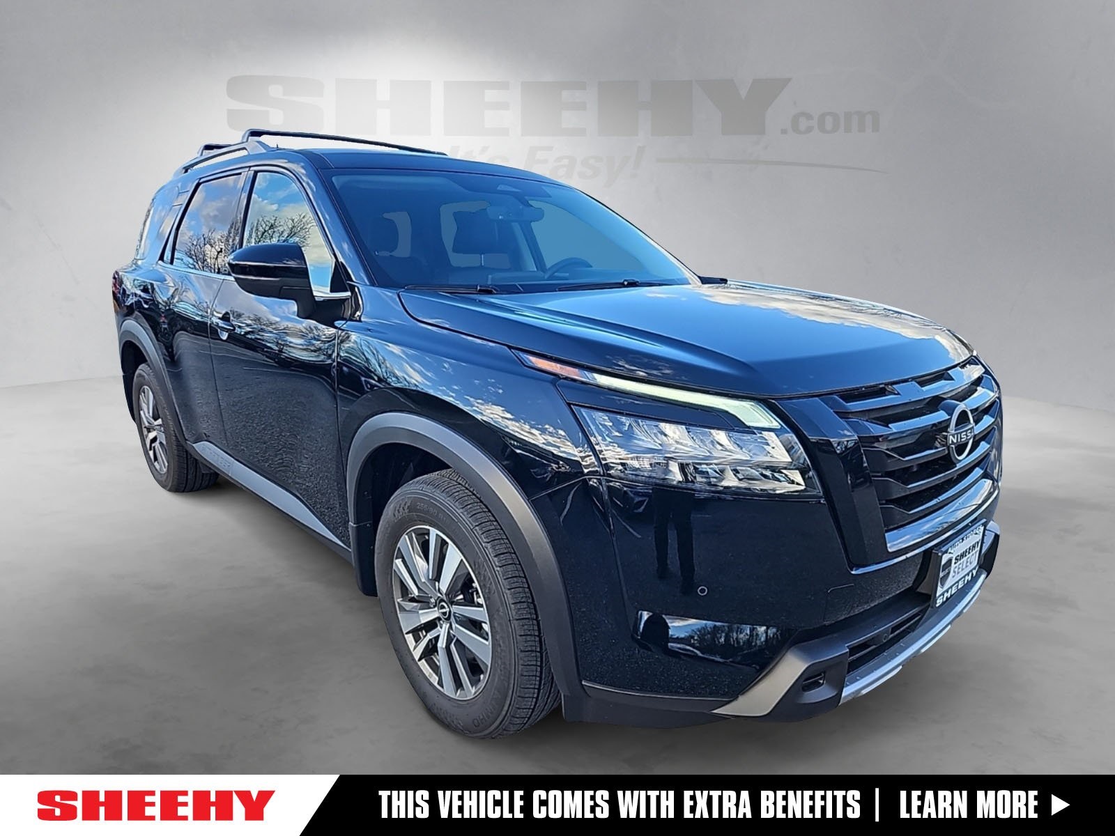 2025 Nissan Pathfinder SL 4WD