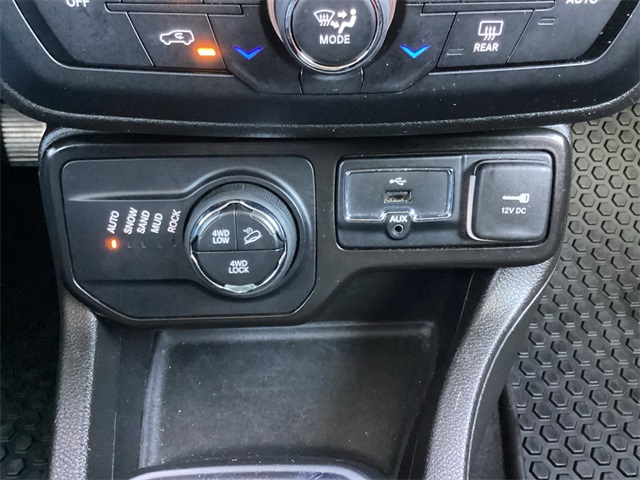 Used Car 2023 Jeep Renegade  Trailhawk For Sale Under $20,000 In San Antonio, Texas