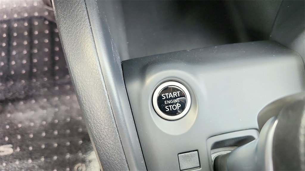 2025 Nissan Kicks Play