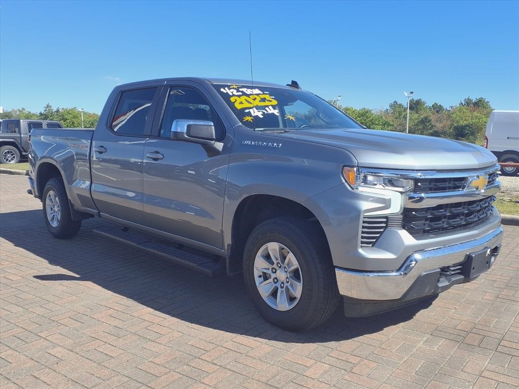 2023 Chevrolet Silverado 1500 LT - 2