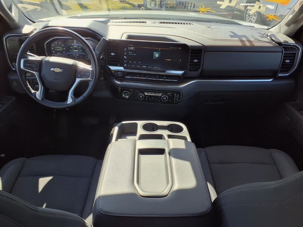 2023 Chevrolet Silverado 1500 LT - 4