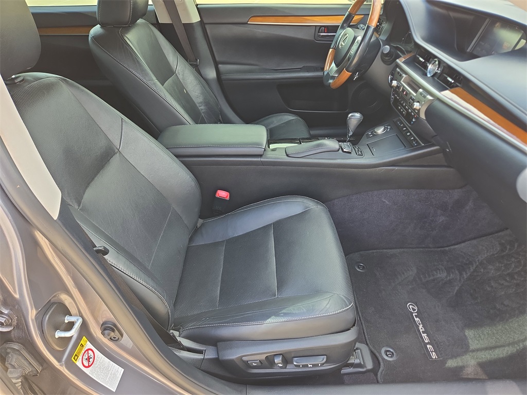 2015 Lexus ES 300h Gray at Emmons Autoplex