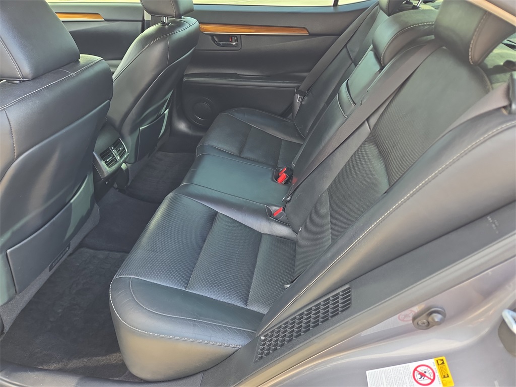 2015 Lexus ES 300h Gray at Emmons Autoplex