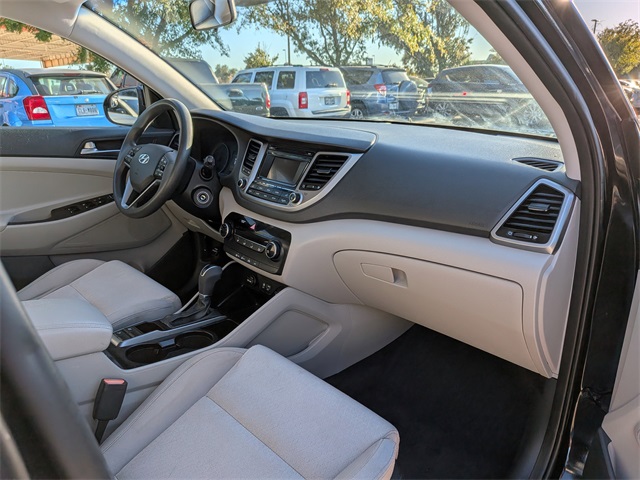 2016 Hyundai Tucson SE Gray at Autostrade
