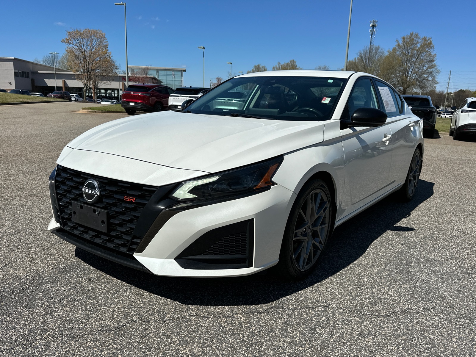 2023 Nissan Altima 2.0 SR FWD