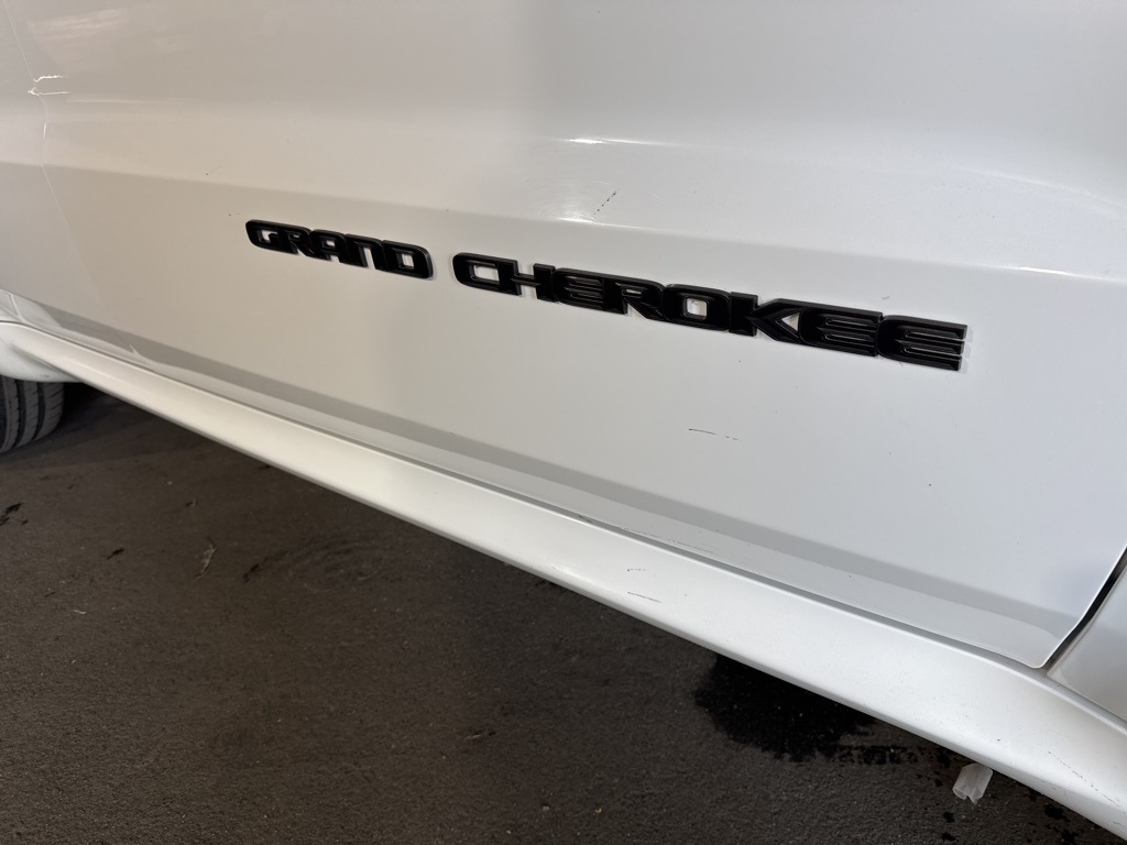 Thumbnail: 2020 Jeep Grand Cherokee - 10