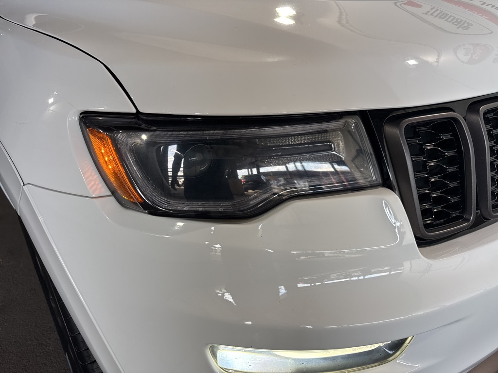 Thumbnail: 2020 Jeep Grand Cherokee - 13