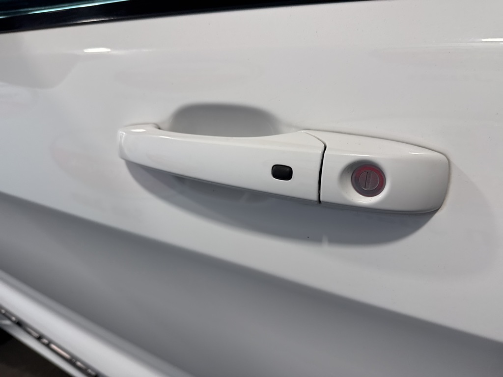 Thumbnail: 2020 Jeep Grand Cherokee - 18