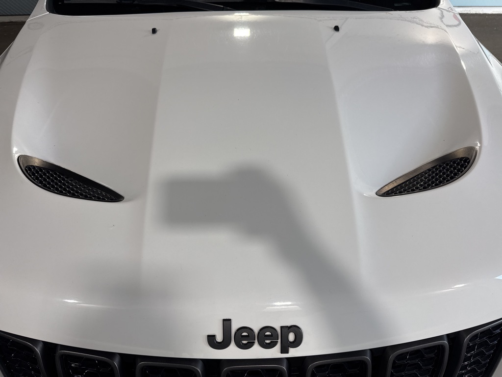 Thumbnail: 2020 Jeep Grand Cherokee - 3