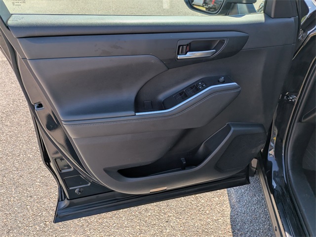 2024 Toyota Highlander XLE Black at Davis Toyota of Orangeburg