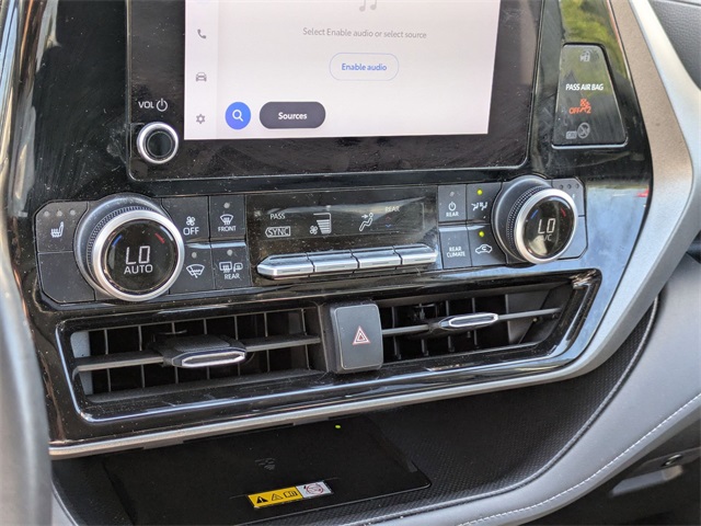 2024 Toyota Highlander XLE Black at Davis Toyota of Orangeburg