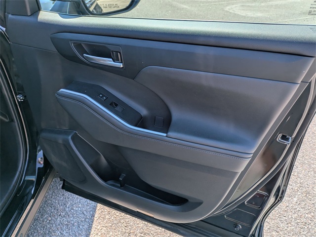 2024 Toyota Highlander XLE Black at Davis Toyota of Orangeburg