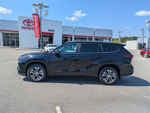 2024 Toyota Highlander XLE Black at Davis Toyota of Orangeburg