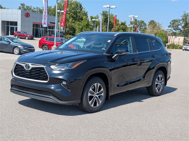 2024 Toyota Highlander XLE Black at Davis Toyota of Orangeburg