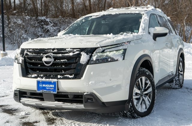 2024 Nissan Pathfinder SL 4WD