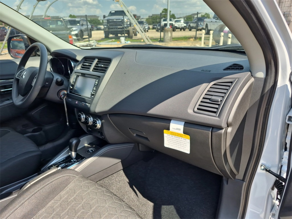 2025 Mitsubishi Outlander Sport 2.0 ES White at North Houston Mitsubishi