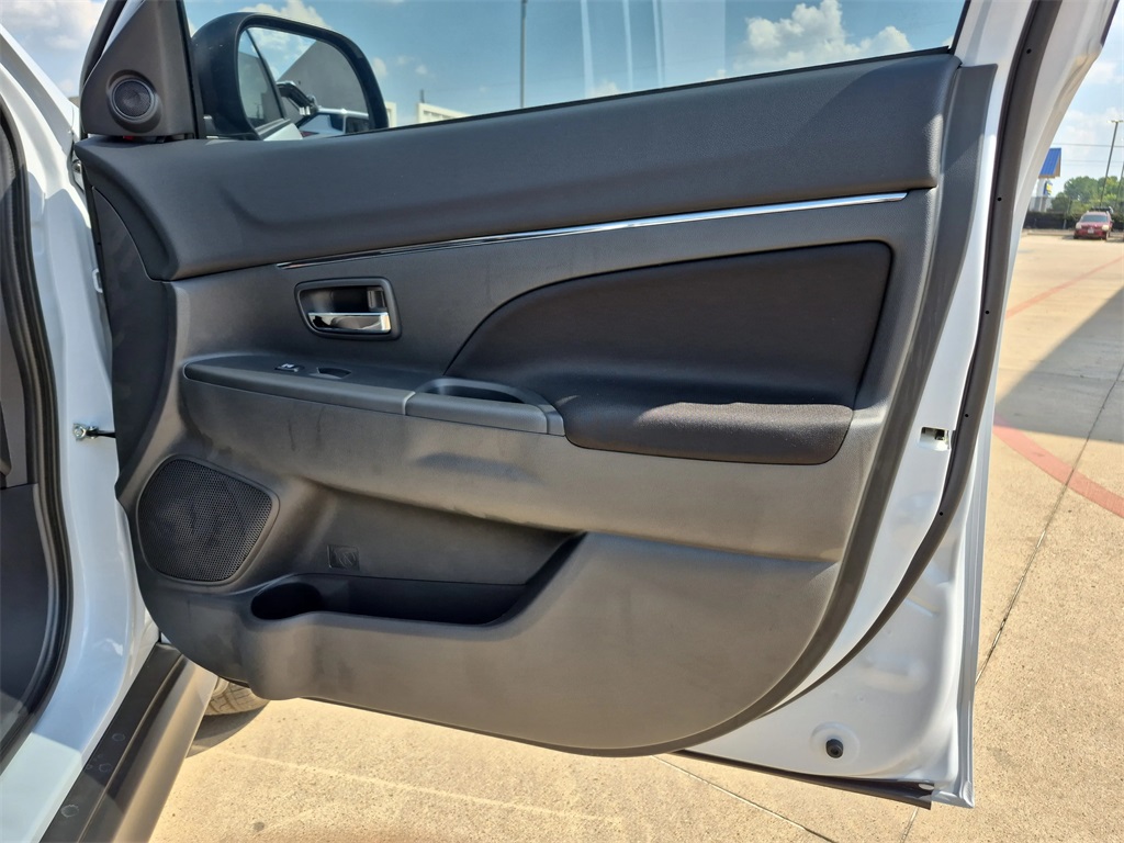 2025 Mitsubishi Outlander Sport 2.0 ES White at North Houston Mitsubishi