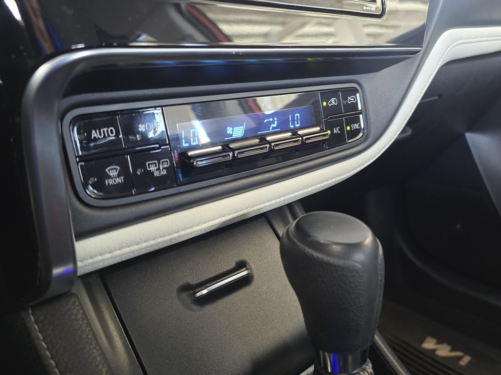 Thumbnail: 2018 Toyota Corolla iM - 16